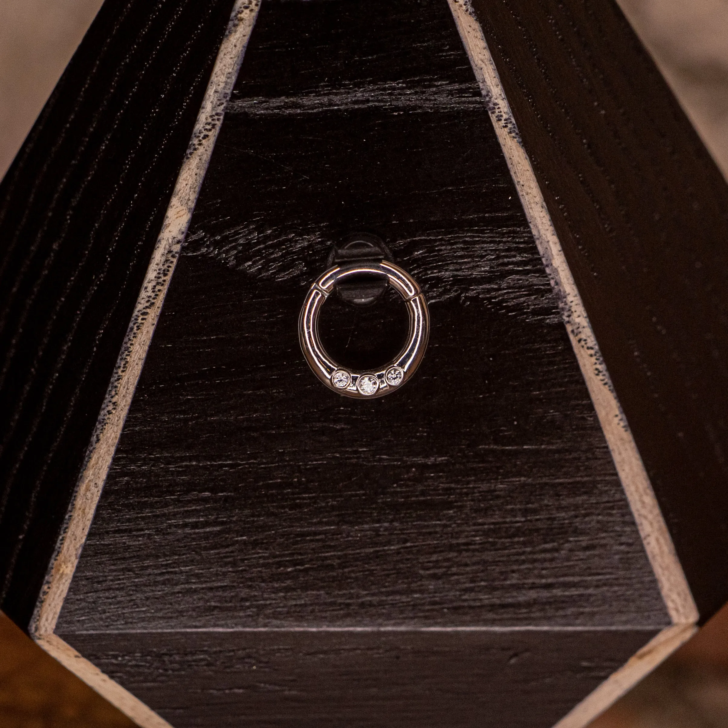 Clicker in White Gold