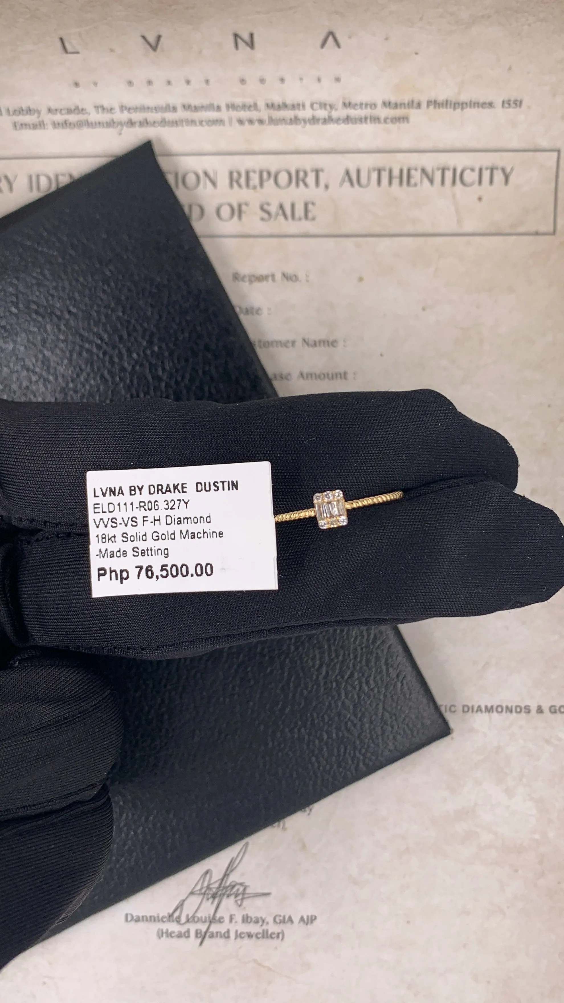 #LVNA2024 | Golden Baguette Emerald Diamond Ring 18kt